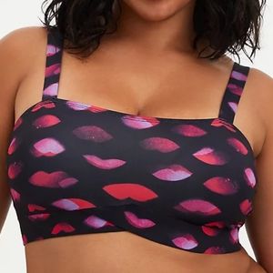 Torrid v-hem crop bralette watercolor lips size 5 NWT